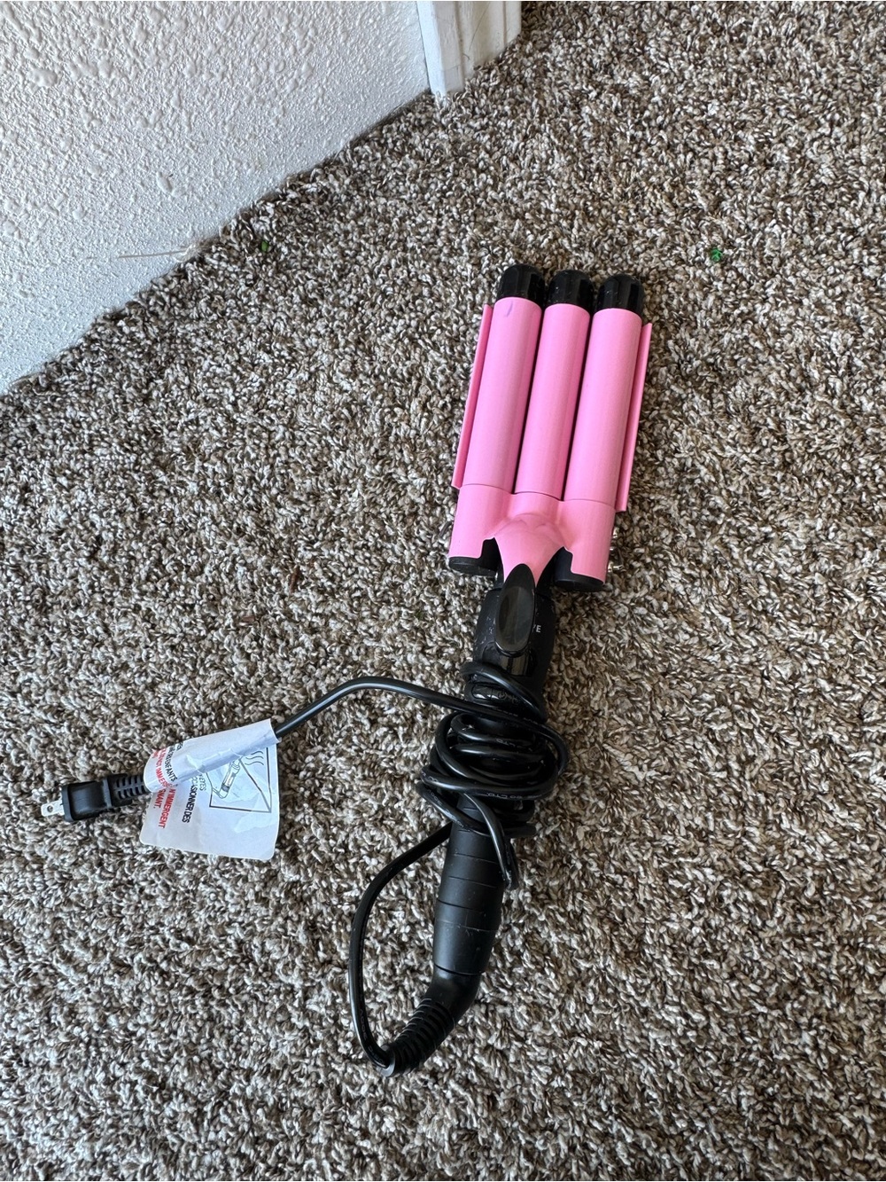 Triple Barrel Pink Hair Waver